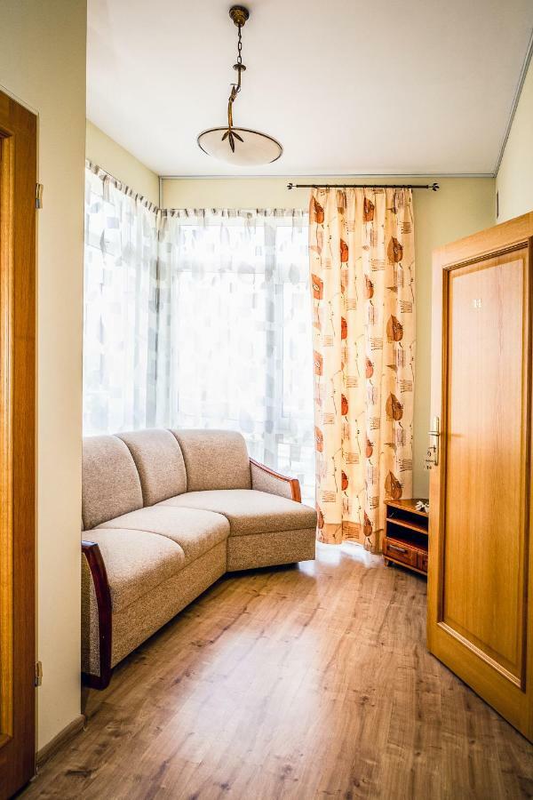 Hotel Hellada 키엘체 외부 사진